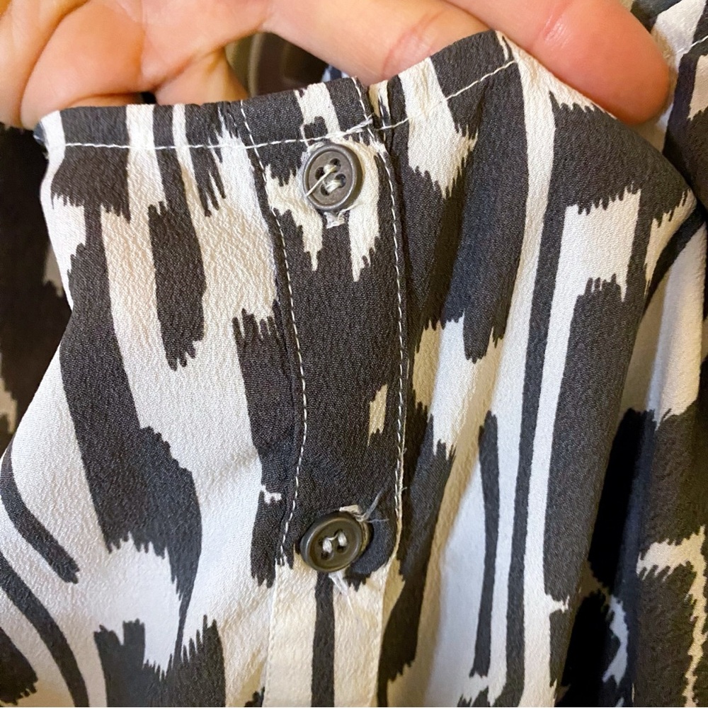 ๐ SENSATION GREY WHITE CASUAL ROMPER! - Picture 8 of 12